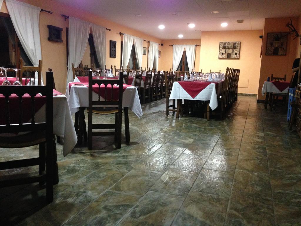 Hostal El Hayedo Cantalojas Extérieur photo