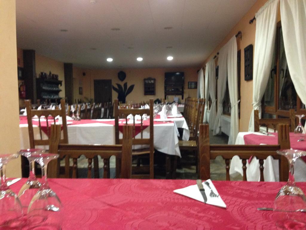 Hostal El Hayedo Cantalojas Extérieur photo