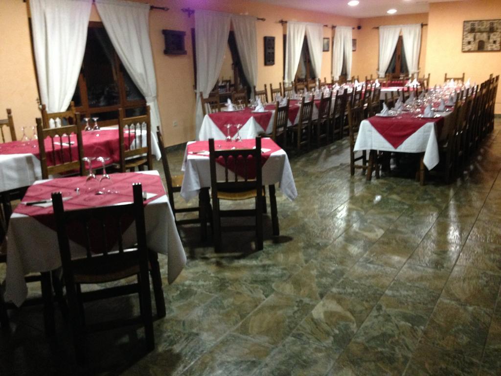 Hostal El Hayedo Cantalojas Extérieur photo